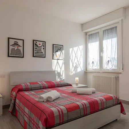 White Angel كاستلْنْيوفو ديل غارد