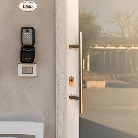 Apartment White Angel *